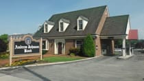 Exterior view of Andrew Johnson Bank’s Morristown Office, highlighting its welcoming and professional design.
